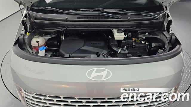 Hyundai Staria 2025 — photo 6