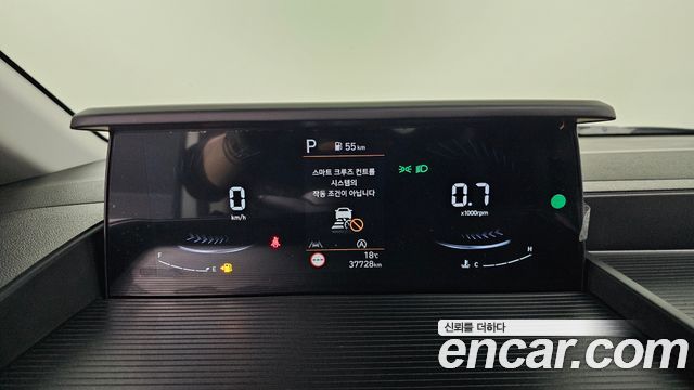 Hyundai Staria 2025 — photo 11