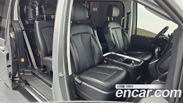 Hyundai Staria 2025 — photo 13