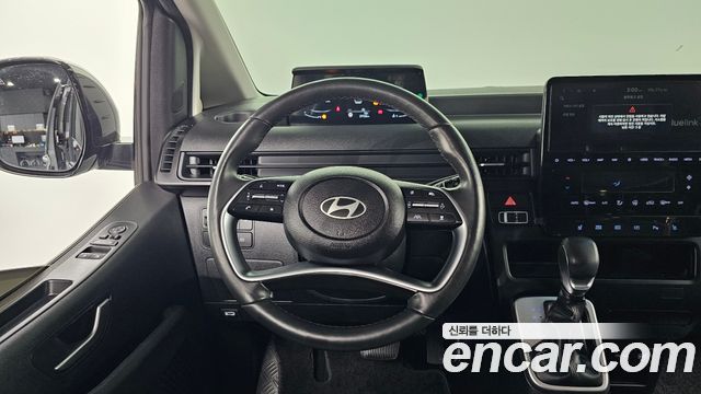 Hyundai Staria 2025 — photo 18
