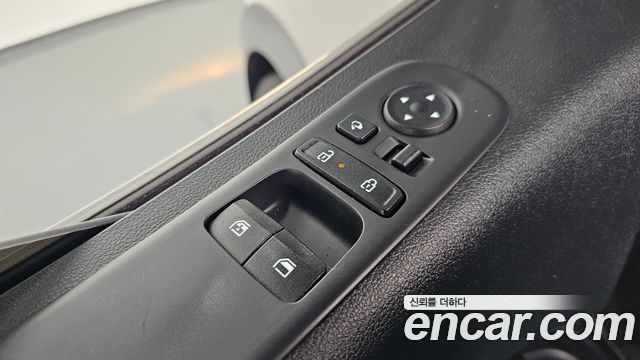 Hyundai Staria 2025 — photo 23