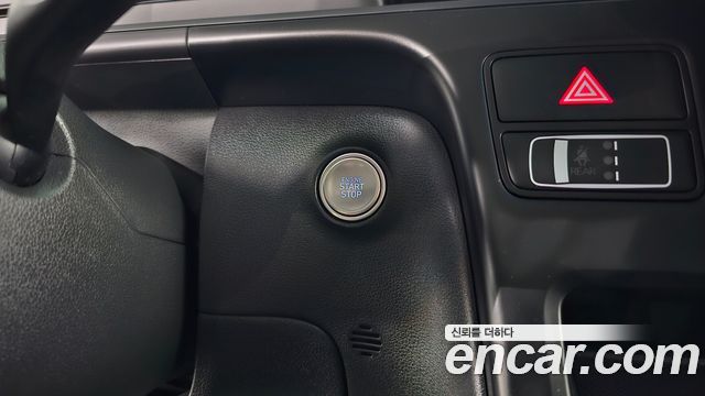 Hyundai Staria 2025 — photo 25