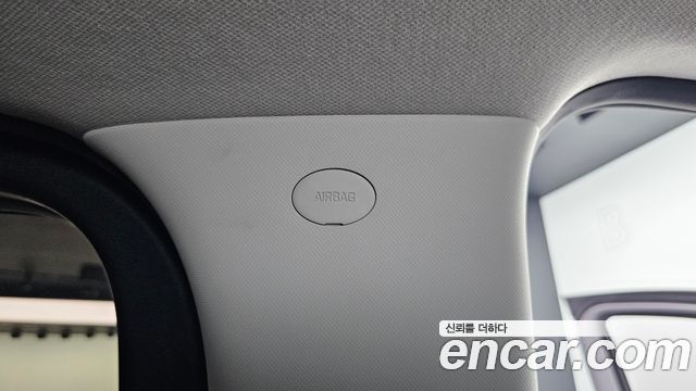 Hyundai Staria 2025 — photo 30