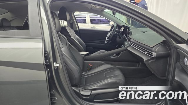 Hyundai AVANTE 2021 — photo 11