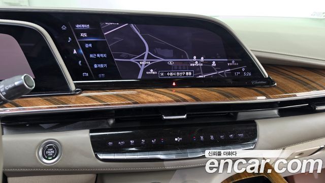 Cadillac Escalade 2021 — photo 20