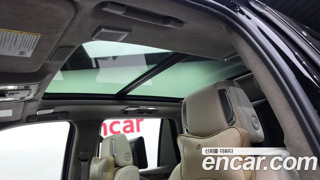 Cadillac Escalade 2021 — photo 25