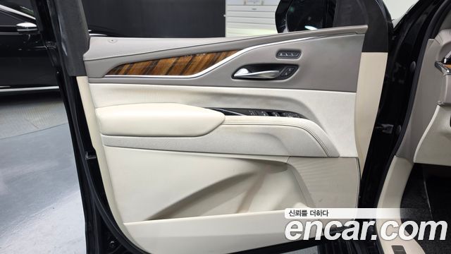 Cadillac Escalade 2021 — photo 14
