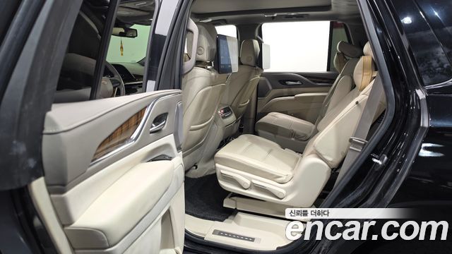 Cadillac Escalade 2021 — photo 16