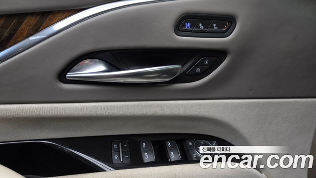 Cadillac Escalade 2021 — photo 27