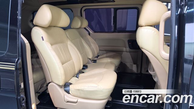 Hyundai Starex 2013 — photo 17
