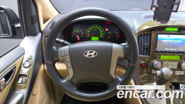 Hyundai Starex 2013 — photo 18