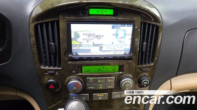 Hyundai Starex 2013 — photo 19