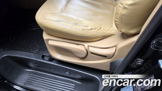 Hyundai Starex 2013 — photo 27