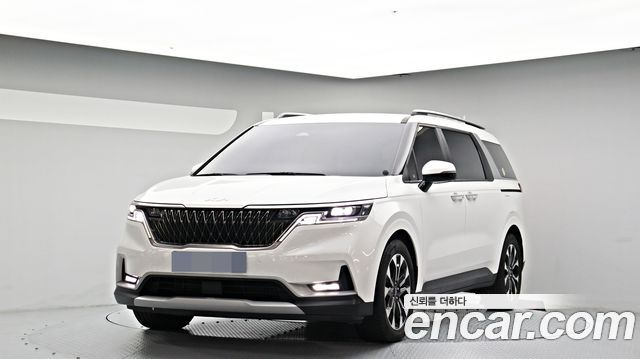Kia Canival 2023 — photo 1