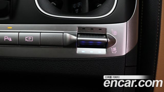 Kia Canival 2023 — photo 10