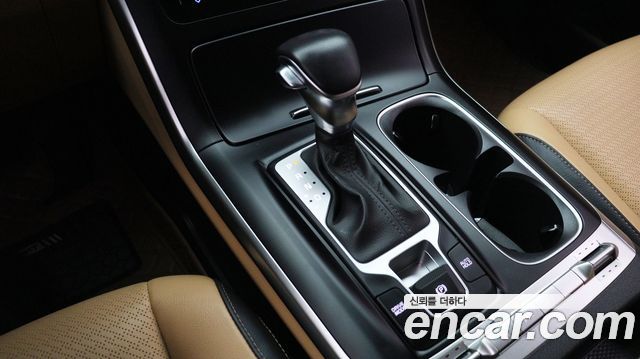 Kia Canival 2023 — photo 11