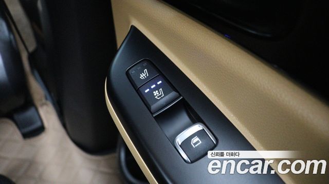 Kia Canival 2023 — photo 16