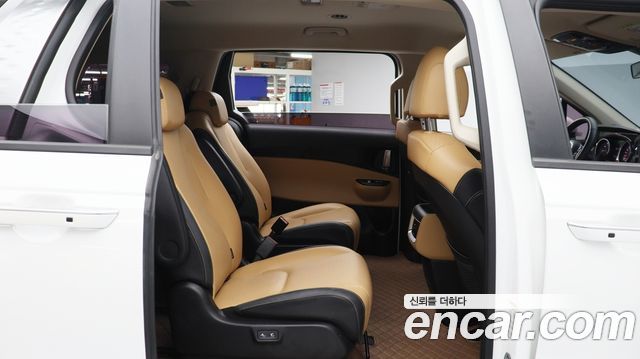 Kia Canival 2023 — photo 19