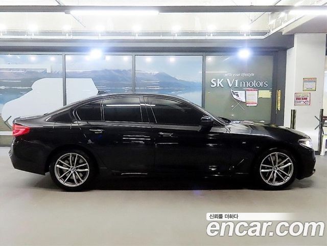 BMW 5-Series 2017 — photo 3