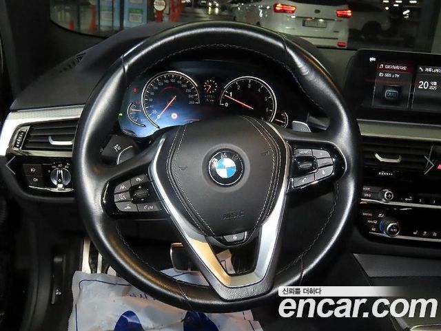 BMW 5-Series 2017 — photo 8