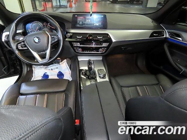 BMW 5-Series 2017 — photo 10