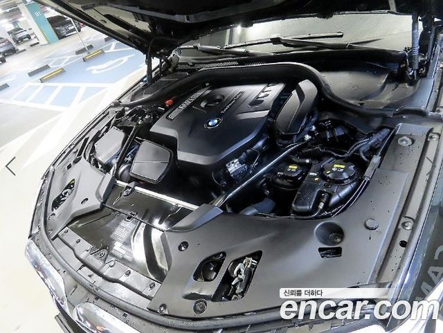 BMW 5-Series 2017 — photo 19