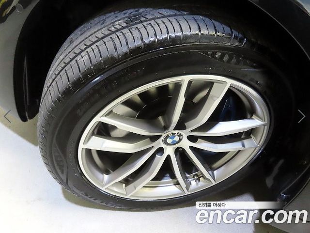 BMW 5-Series 2017 — photo 20