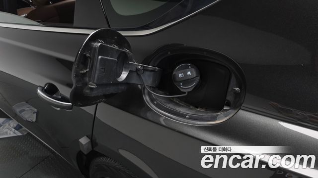 Genesis G80 2022 — photo 31