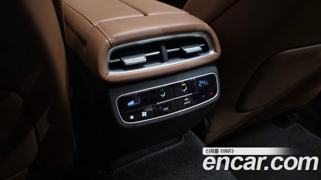 Genesis G80 2022 — photo 32