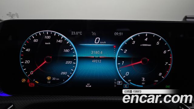 Mercedes-Benz A-Class 2021 — photo 8