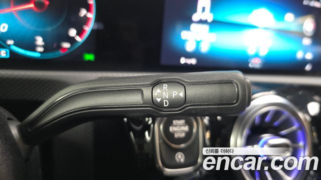 Mercedes-Benz A-Class 2021 — photo 9