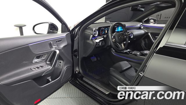Mercedes-Benz A-Class 2021 — photo 10