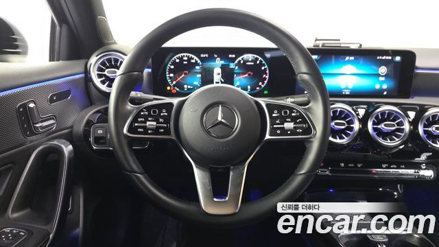Mercedes-Benz A-Class 2021 — photo 13