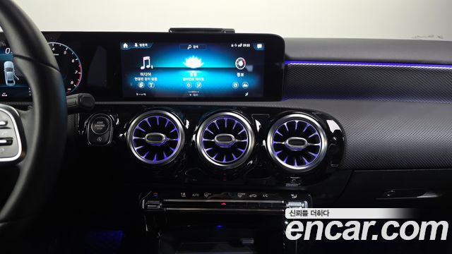 Mercedes-Benz A-Class 2021 — photo 14