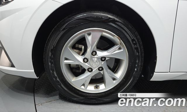 Hyundai AVANTE 2021 — photo 5