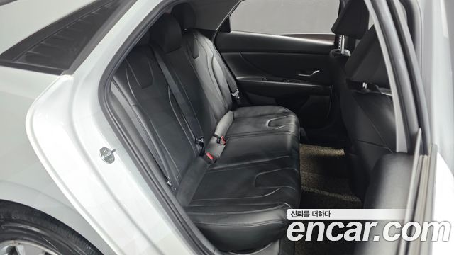 Hyundai AVANTE 2021 — photo 17