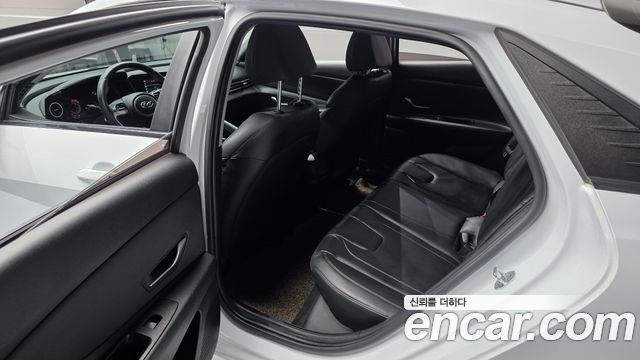 Hyundai AVANTE 2021 — photo 25