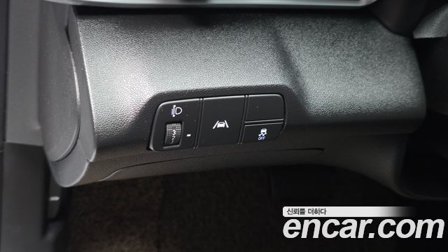 Hyundai AVANTE 2021 — photo 27
