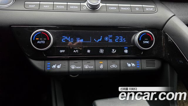 Hyundai AVANTE 2021 — photo 32