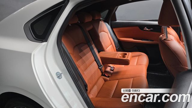Kia K3 2023 — photo 17
