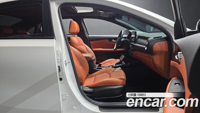 Kia K3 2023 — photo 16