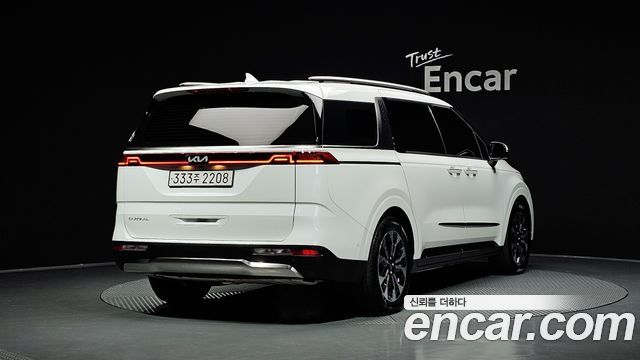Kia Canival 2023 — photo 2