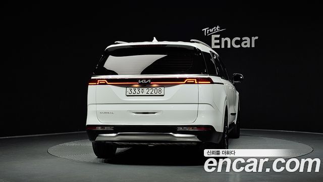 Kia Canival 2023 — photo 4