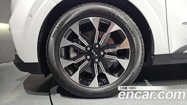 Kia Canival 2023 — photo 5