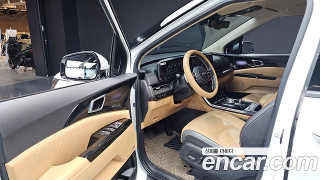 Kia Canival 2023 — photo 10