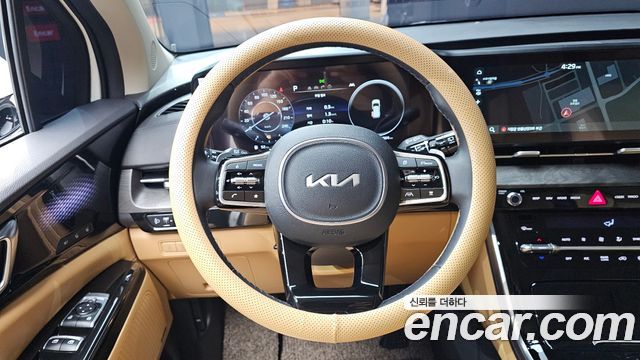 Kia Canival 2023 — photo 12
