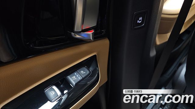 Kia Canival 2023 — photo 18