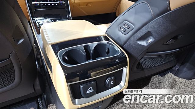 Kia Canival 2023 — photo 19