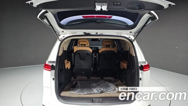 Kia Canival 2023 — photo 20