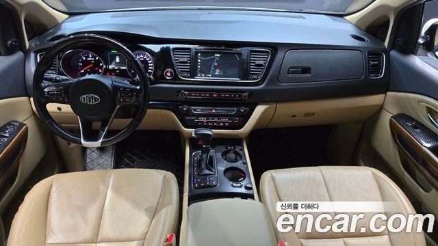 Kia Canival 2018 — photo 7